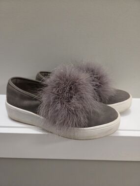 Harlow Grey Faux Fur Womens Slip On Sneakers Shoes Size 7 Style A-LS1683 Casual